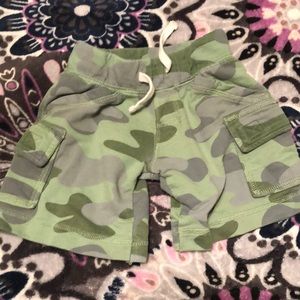 18 m camo shorts